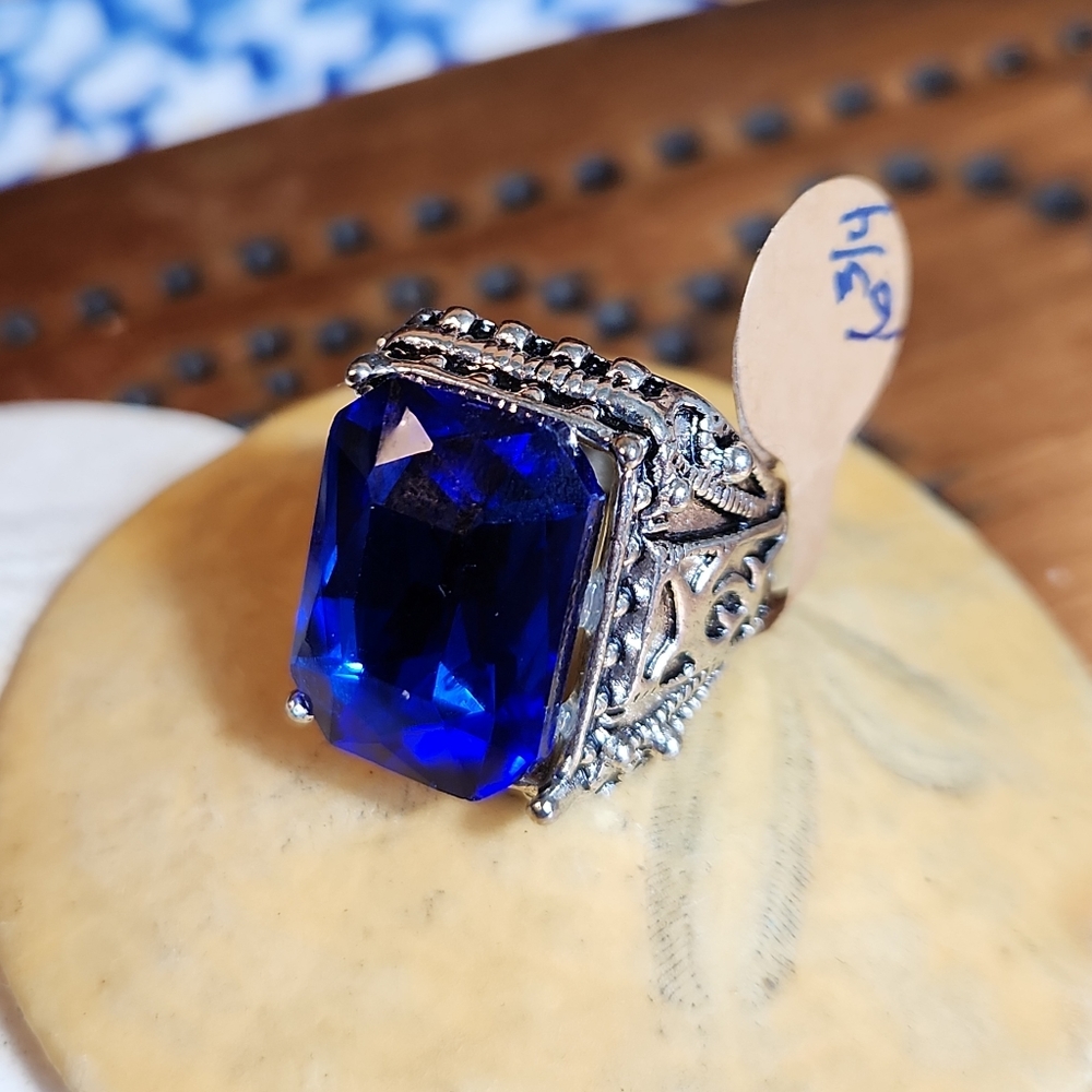 S-6.75/7, XXL, Super -Chunky, Rectangular -Shaped, Blue Ring.